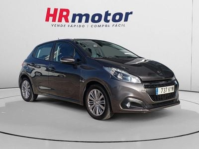 Usado 2019 Peugeot 208 Signature Sky Utilitario | 8910 € (Super precio)
