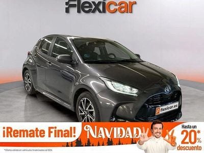 Gris Usado 2022 Toyota Yaris Hybrid Plus Berlina | 20.990 € (Precio justo)