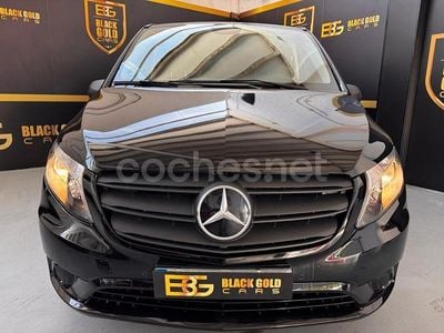 Mercedes V220