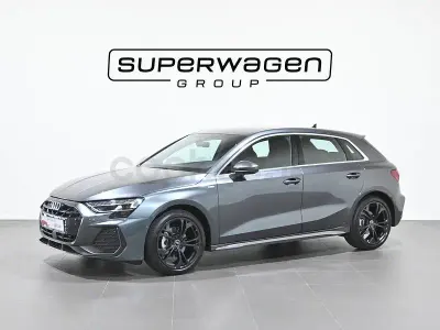 Usado Audi A3 Comfort 150 CV (110 kW) 2026 Gris / plata Berlina
