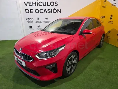 Usado Kia Ceed 136 CV (100 kW) 2019 Rojo Utilitario