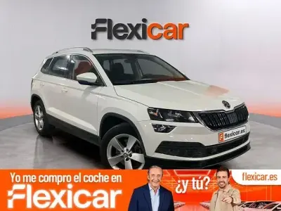 Usado Skoda Karoq Ambition 150 CV (110 kW) 2022 Blanco SUV