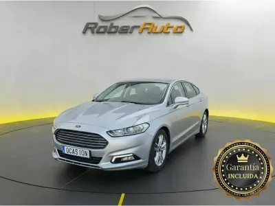 Usado Ford Mondeo Trend 120 CV (88 kW) 2018 Gris / plata Berlina