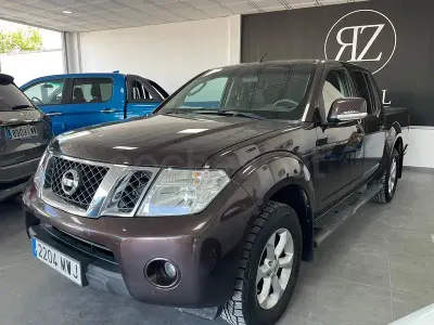 Usado Nissan Navara SE 190 CV (139 kW) 2014 Marrón Pickup/Camioneta
