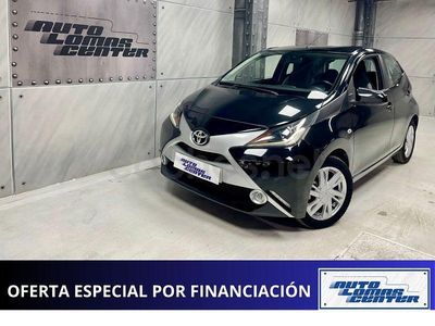 Usado Toyota Aygo X-play 69 CV (50 kW) 2017 Negro Utilitario