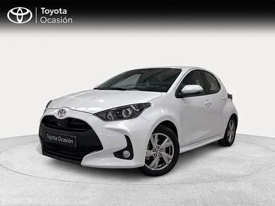 Usado Toyota Yaris Hybrid Active 116 CV (85 kW) 2025 Blanco Berlina