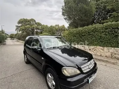 Occasion Mercedes ML270 163 PK (119 kW) 2001 Zwart SUV