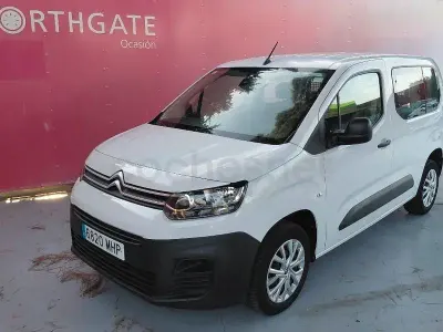 Usado Citroën Berlingo Live 102 CV (75 kW) 2023 Blanco Monovolumen