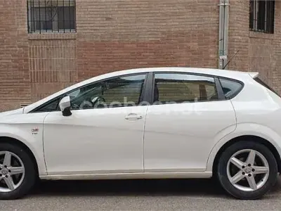 Begagnad Seat Leon Sport 125 HK (91 kW) 2010 Vit Halvkombi