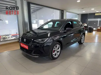 Usado Seat Arona FR 150 CV (110 kW) 2024 Negro SUV
