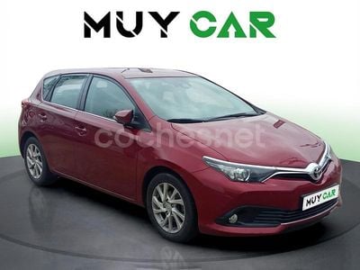 Usado Toyota Auris Active 116 CV (85 kW) 2018 Granate Berlina