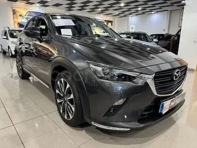 Usado Mazda CX-3 121 CV (88 kW) 2019 Gris / plata SUV