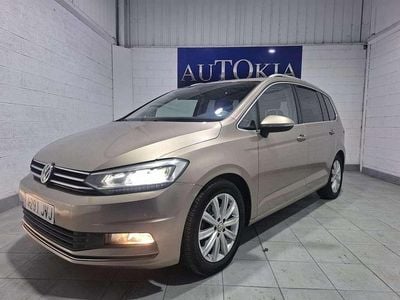 Gris Usado 2016 VW Touran Advance Monovolumen | 15.800 € (Un poco caro)