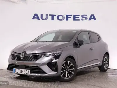 Usado Renault Clio Techno 90 CV (66 kW) 2025 Gris Utilitario