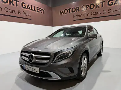 Usado Mercedes GLA220 Urban 170 CV (125 kW) 2014 Gris / plata SUV