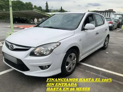 Usado Hyundai i30 Classic 109 CV (80 kW) 2011 Blanco Utilitario