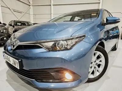 Occasion Toyota Auris Active 90 PK (66 kW) 2016 Blauw Hatchback