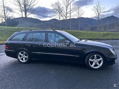 Usado Mercedes E220 Avantgarde 170 CV (125 kW) 2008 Negro Familiar
