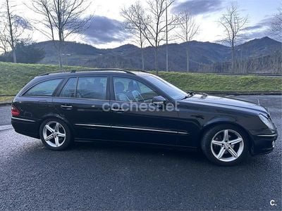 Negro Usado 2008 Mercedes E220 Avantgarde Familiar | 5500 €