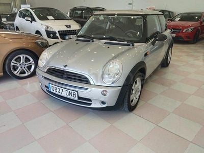 Usado Mini ONE 90 CV (66 kW) 2005 Gris / plata Utilitario