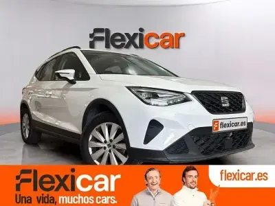 Usado Seat Arona Style 110 CV (80 kW) 2023 Blanco SUV