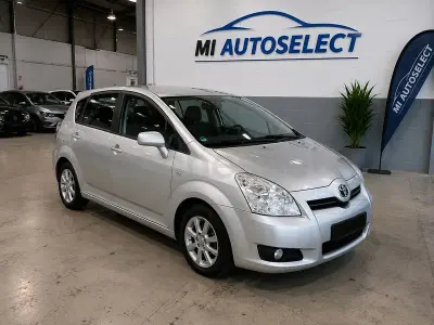Usado Toyota Verso Advance 147 CV (108 kW) 2009 Gris / plata Monovolumen