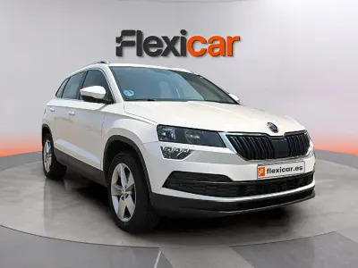 Usado Skoda Karoq Ambition 150 CV (110 kW) 2021 Blanco SUV