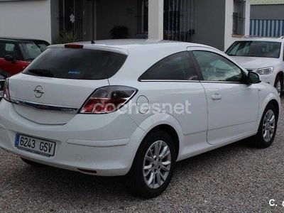 Usado Opel Astra GTC Sport 110 CV (80 kW) 2010 Blanco Berlina