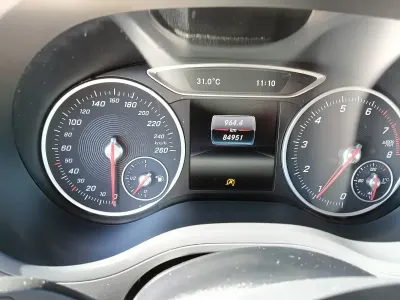 Brugt Mercedes B180 122 HK (89 kW) 2018 Rød MPV