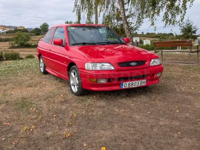 Usado Ford Escort RS 150 CV (110 kW) 1992 Rojo Berlina