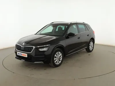 Usado Skoda Kamiq Ambition 110 CV (80 kW) 2022 Negro SUV