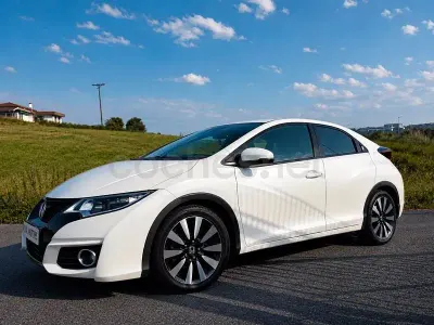 Usado Honda Civic Elegance 120 CV (88 kW) 2016 Blanco Berlina