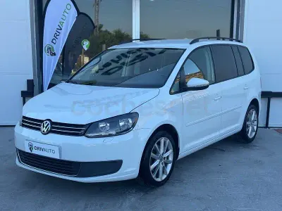 Usado VW Touran Advance 105 CV (77 kW) 2014 Blanco Monovolumen