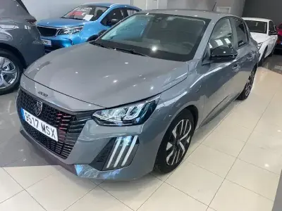 Usado Peugeot 208 Active 100 CV (73 kW) 2024 Gris Utilitario