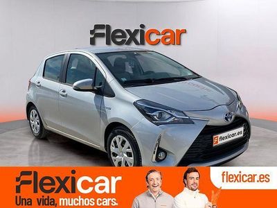 Usado Toyota Yaris Hybrid Active 100 CV (73 kW) 2019 Gris
