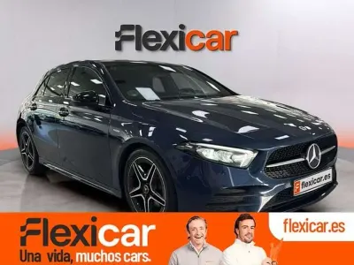 Usado Mercedes A180 109 CV (80 kW) 2019 Azul Utilitario