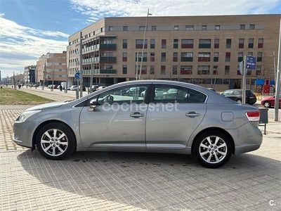 Usado Toyota Avensis Advance 150 CV (110 kW) 2009 Gris / plata Berlina