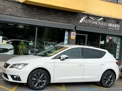 Używany Seat Leon Style 115 KM (84 kW) 2020 Biały Sedan/Limuzyna