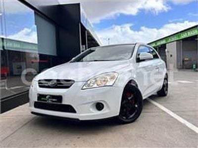 Usado Kia Ceed 109 CV (80 kW) 2008 Blanco Utilitario