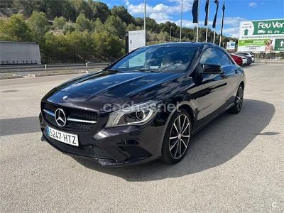 Usado Mercedes CLA220 170 CV (125 kW) 2013 Granate Berlina