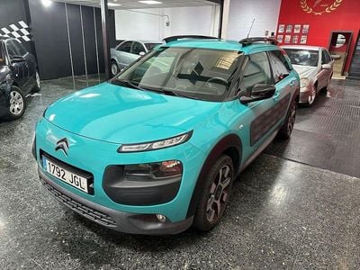 Usado Citroën C4 Cactus Feel 82 CV (60 kW) 2015 Azul Utilitario