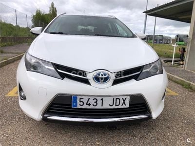 Toyota Auris Hybrid