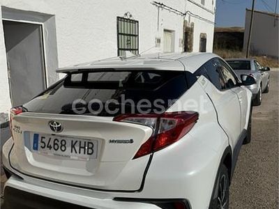 Usado Toyota C-HR Advance 122 CV (89 kW) 2018 Blanco SUV