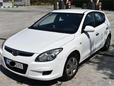 Usado Hyundai i30 Comfort 109 CV (80 kW) 2010 Blanco Berlina
