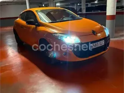 Usado Renault Mégane III Dynamique 130 CV (95 kW) 2009 Naranja Berlina