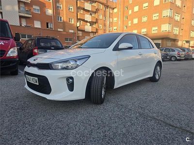 Usado Kia Rio 84 CV (61 kW) 2017 Blanco Berlina