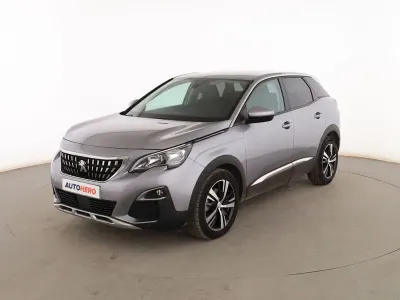 Usado Peugeot 3008 Allure 130 CV (95 kW) 2019 Gris SUV
