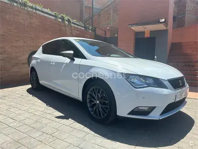 Usado Seat Leon CONNECT 110 CV (80 kW) 2015 Blanco Berlina