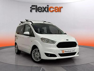 Usado Ford Tourneo Courier Ambiente 102 CV (75 kW) 2015 Blanco Monovolumen