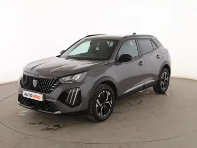 Usado Peugeot 2008 Allure 136 CV (100 kW) 2024 Gris SUV